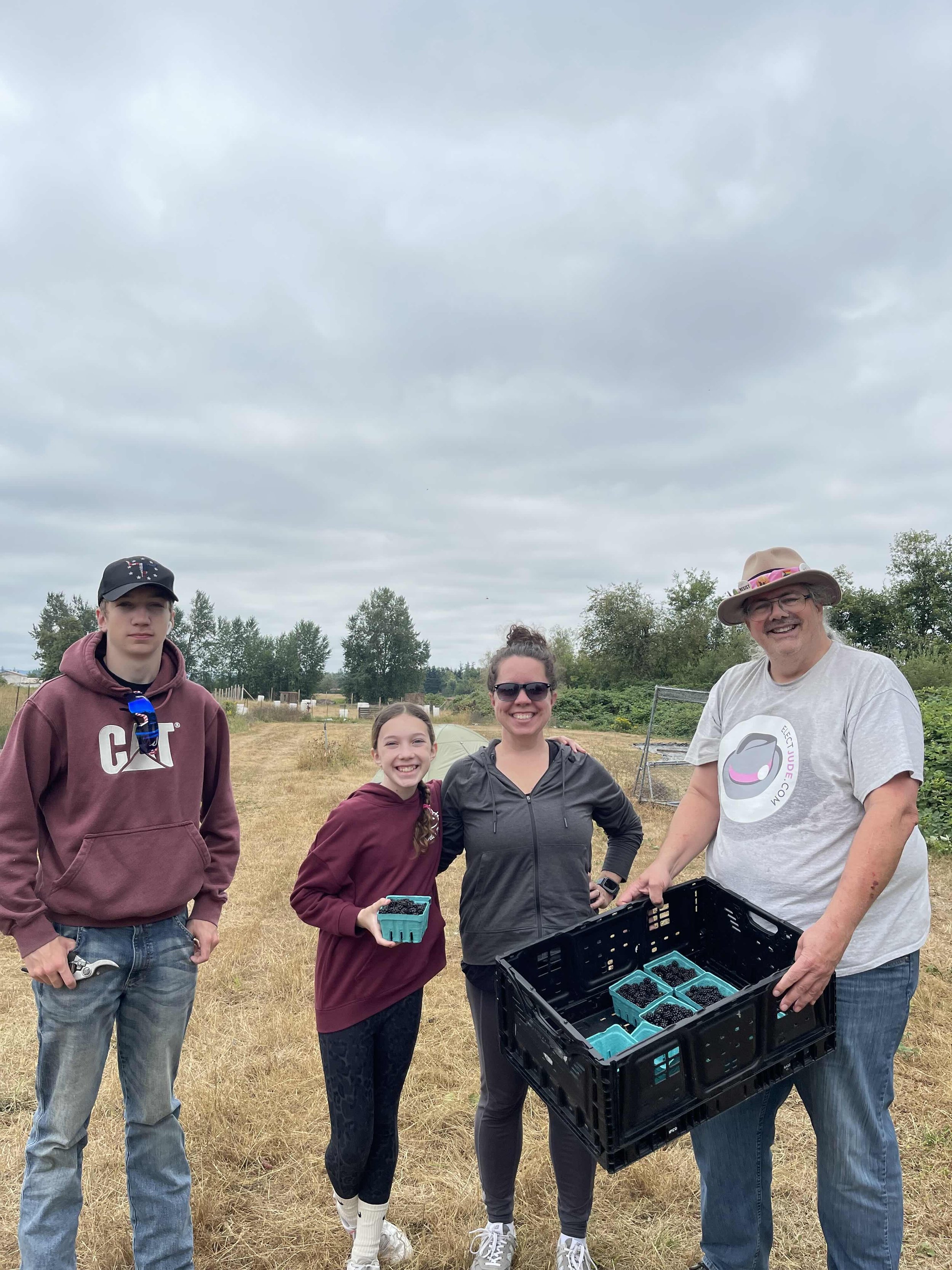 FareStart Gleaning at Ayeko Farm